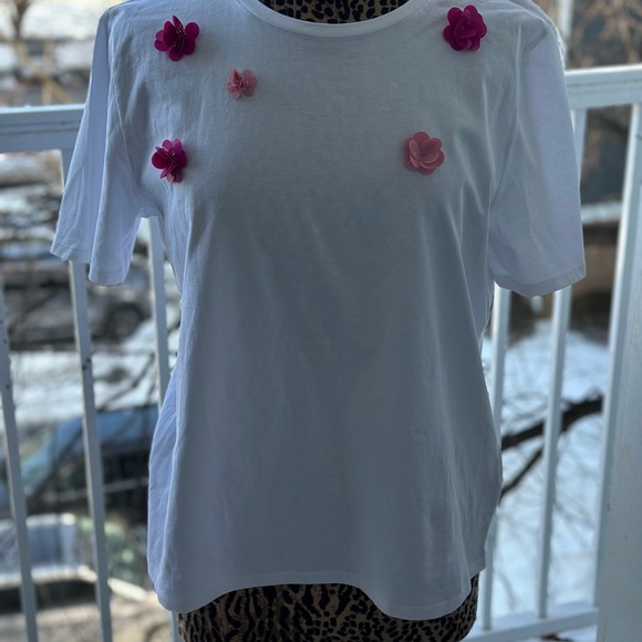 Zara White Tee with Pink Floral Details - Picture 8 of 12